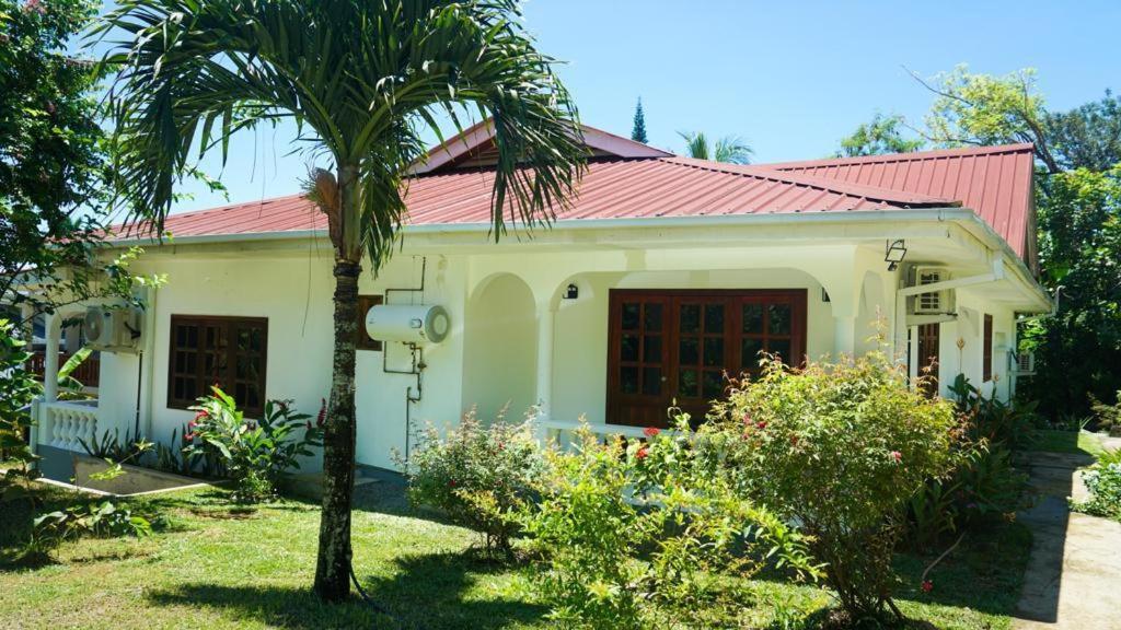 维多利亚 Ogumka, Self Catering , Beoliere, Mahe酒店 外观 照片